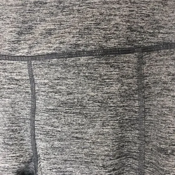 Gaiam gray Capri workout casual leggings size medium - Picture 3 of 13